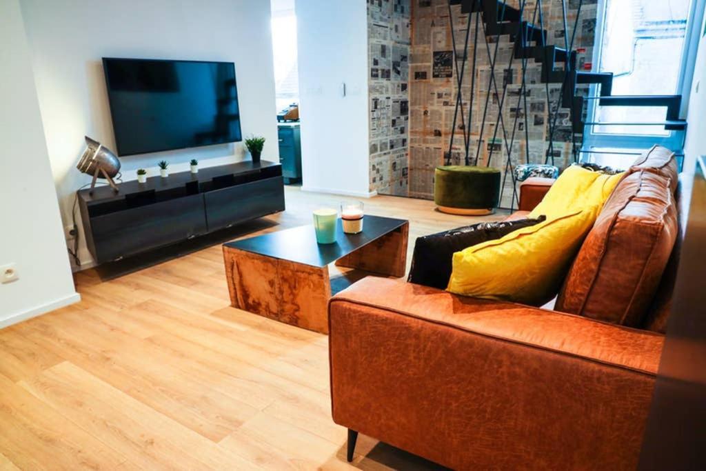 Amazon Corten Marche-en-Famenne Exterior foto
