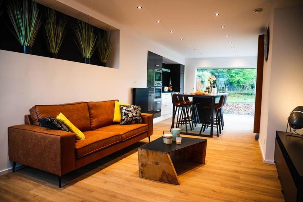 Amazon Corten Marche-en-Famenne Exterior foto